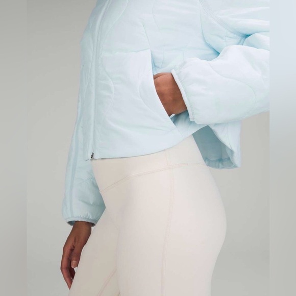 NWOT NEW Lululemon Quilted Light Insulation Cropped Jacket Powder Blue - Picture 3 of 9